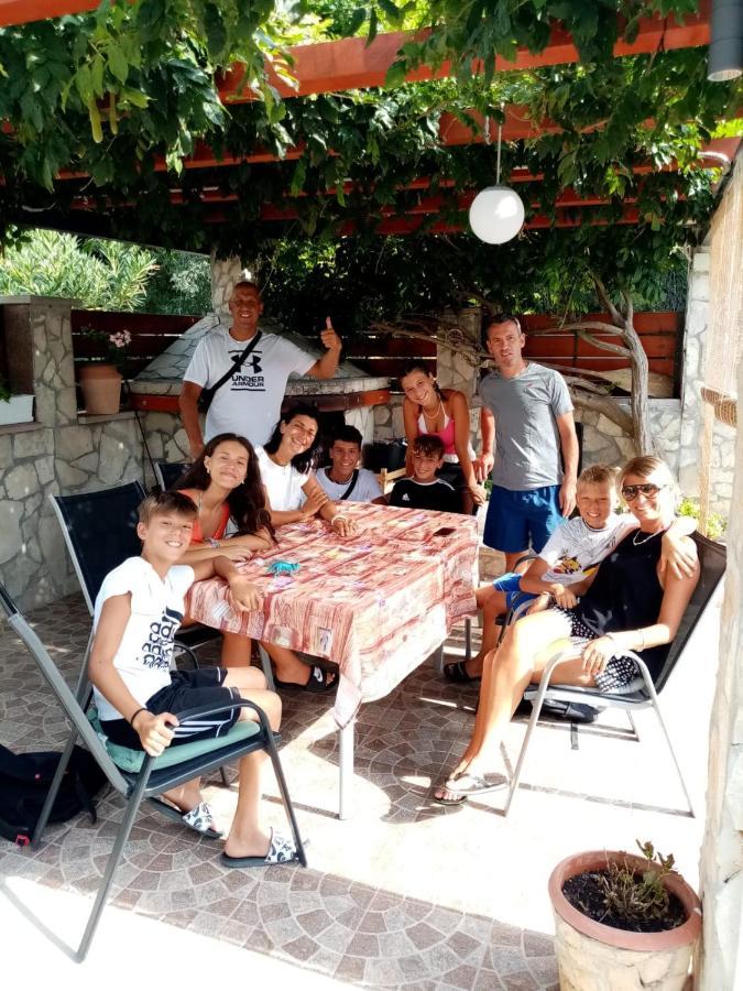 Apartmani Alma Πούλα Εξωτερικό φωτογραφία