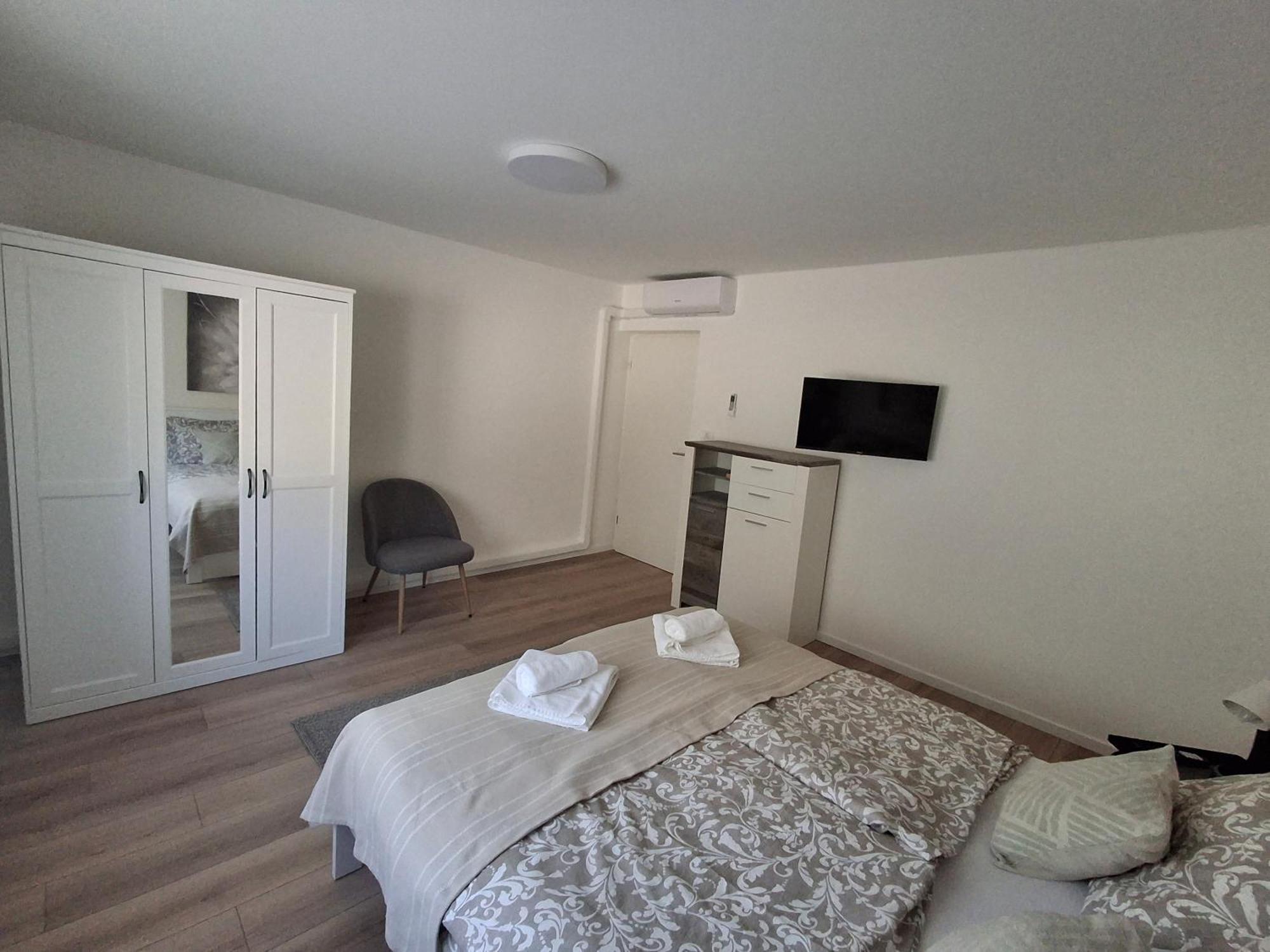 Apartmani Alma Πούλα Εξωτερικό φωτογραφία