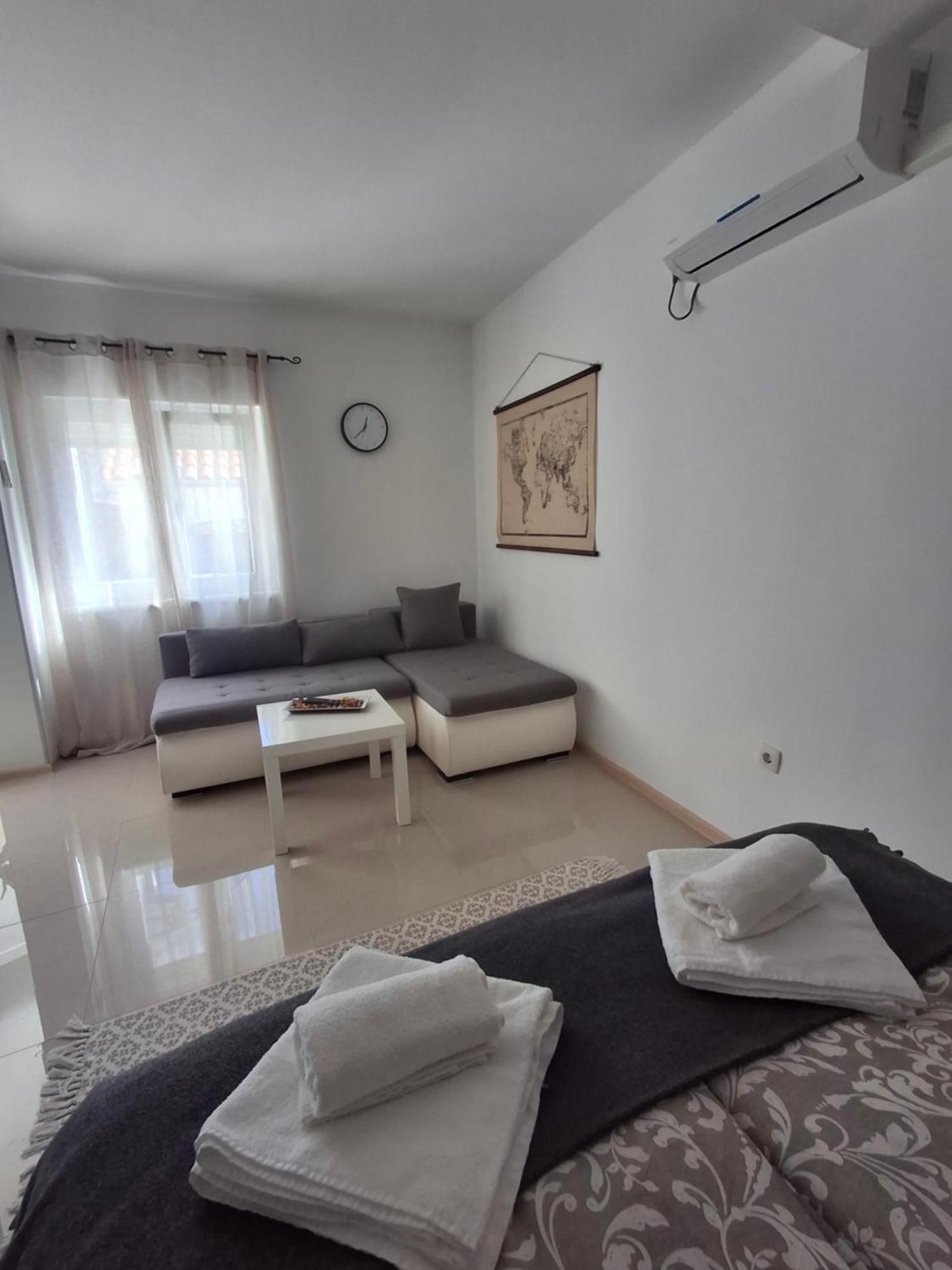 Apartmani Alma Πούλα Εξωτερικό φωτογραφία