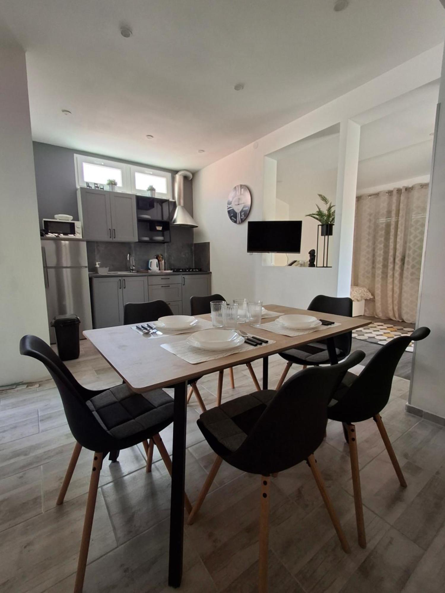 Apartmani Alma Πούλα Εξωτερικό φωτογραφία